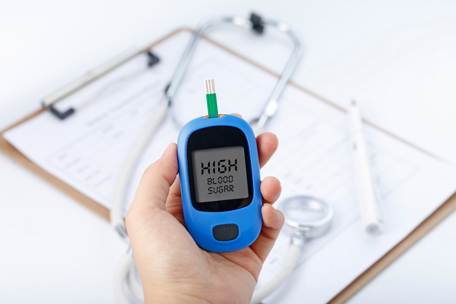Managing High Blood Sugar: Lifestyle Changes and Treatment Options